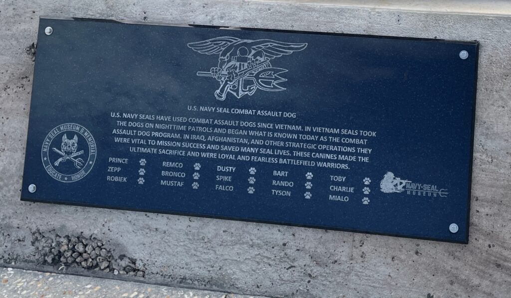 U.S. NAVY SEAL COMBAT ASSAULT DOG MEMORIAL PLAQUE A