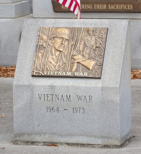 LAMAR COUNTY 20TH CENTURY WAR VETERANS MEMORIAL PLAQUE D