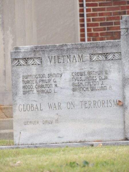 LAMAR COUNTY WAR VETERANS MEMORIAL STONE C