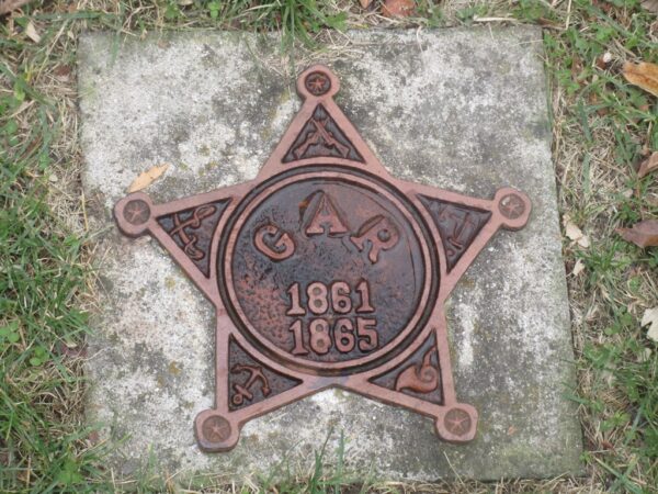 G.A.R. 1861-1865 WAR MEMORIAL MEDALLION