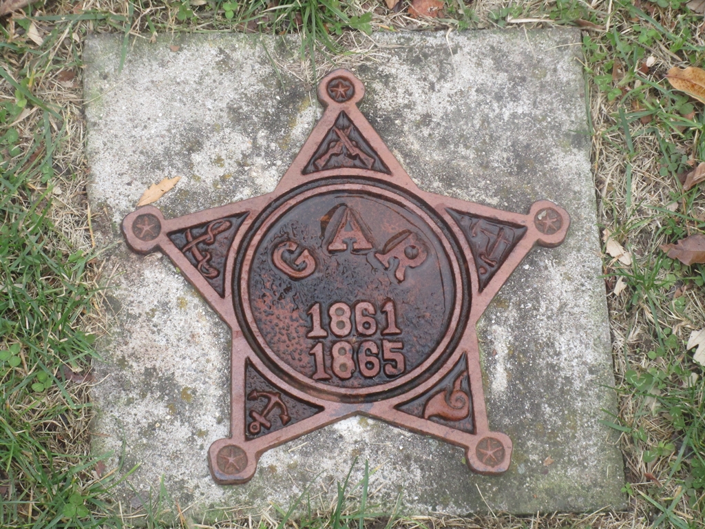 G.A.R. 1861-1865 WAR MEMORIAL MEDALLION