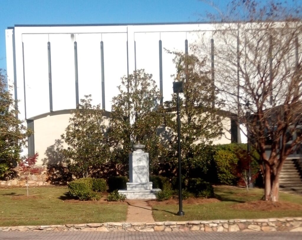 A MEMORIAL TO THE FALLEN