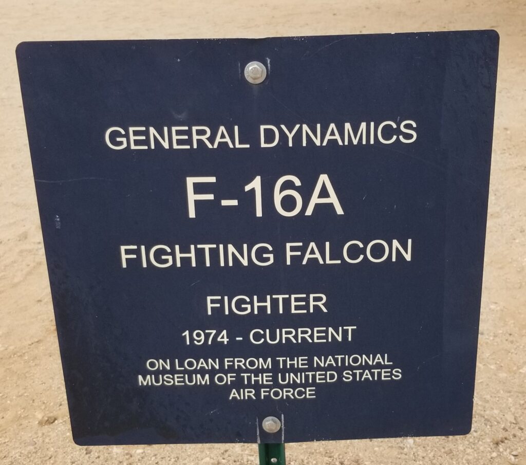GENERAL DYNAMICS F-16A FIGHTING FALCON FIGHTER MEMORIAL AIRCRAFT PLAQUE