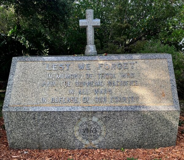 VERO BEACH LEST WE FORGET WAR MEMORIAL