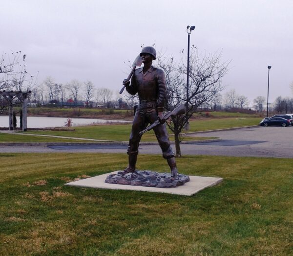 WORLD WAR II ARMY RANGERS MEMORIAL STATUE B