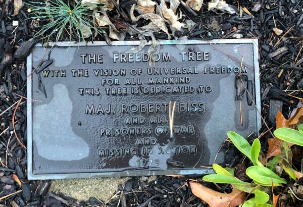 THE FREEDOM TREE MAJ. ROBERT BISS MEMORIAL PLAQUE