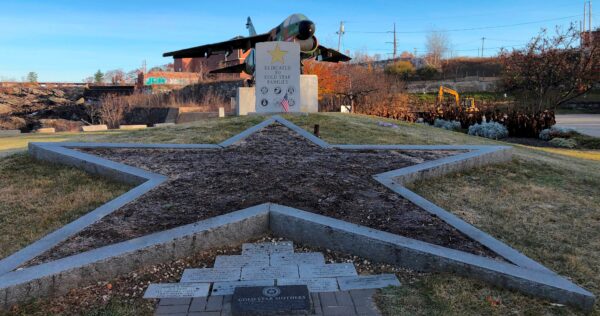 DEDICATED TO GOLD STAR FAMILIES MEMORIAL