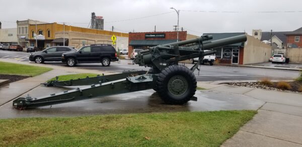 HOWITZER, MEDIUM, TOWED MEMORIAL