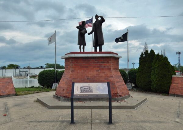 A UNITED HOMEFRONT MEMORIAL