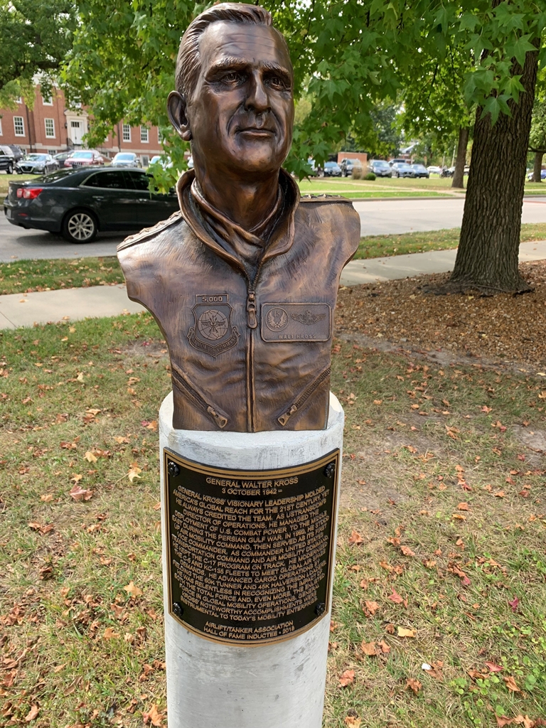 GENERAL WALTER KROSS 3 OCTOBER 1942 MEMORIAL BUST