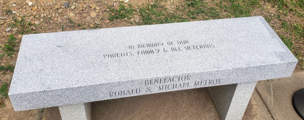 IN MEMORY OF OUR PARENTS, FAMILY & ALL VETERANS MEMORIAL BENCH