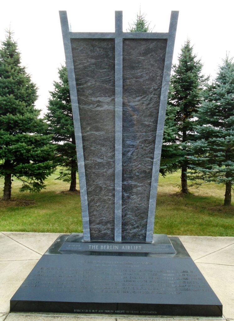 THE BERLIN AIRLIFT MEMORIAL FRONT