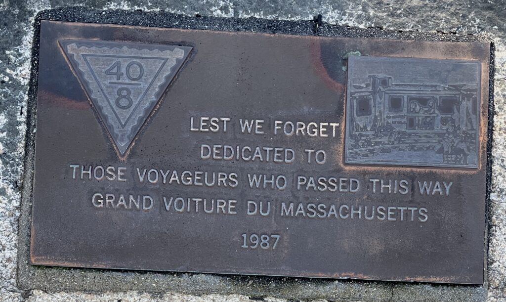 MASSACHUSETTS NATIONAL CEMETERY LEST WE FORGET MEMORIAL PLAQUE