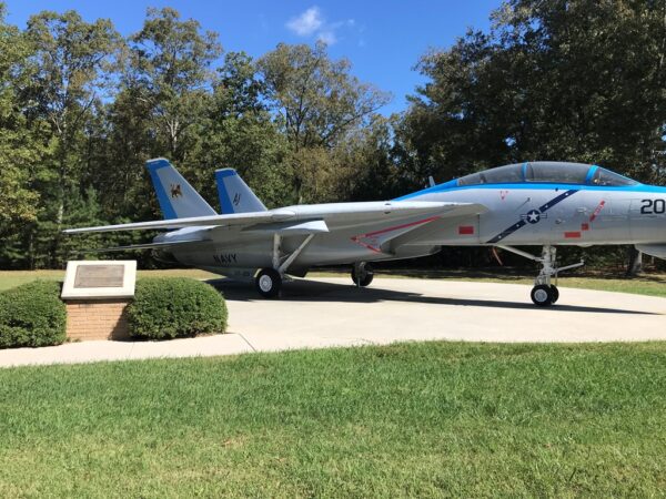 LT KARA HULTGREEN USN WAR MEMORIAL AIRCRAFT