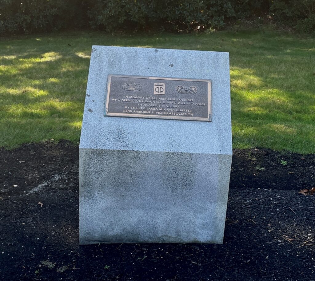 MASSACHUSETTS NATIONAL CEMETERY 82ND AIRBORNE DIVISION ASSOCIATION WAR MEMORIAL