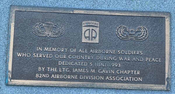 MASSACHUSETTS NATIONAL CEMETERY 82ND AIRBORNE DIVISION ASSOCIATION WAR MEMORIAL PLAQUE