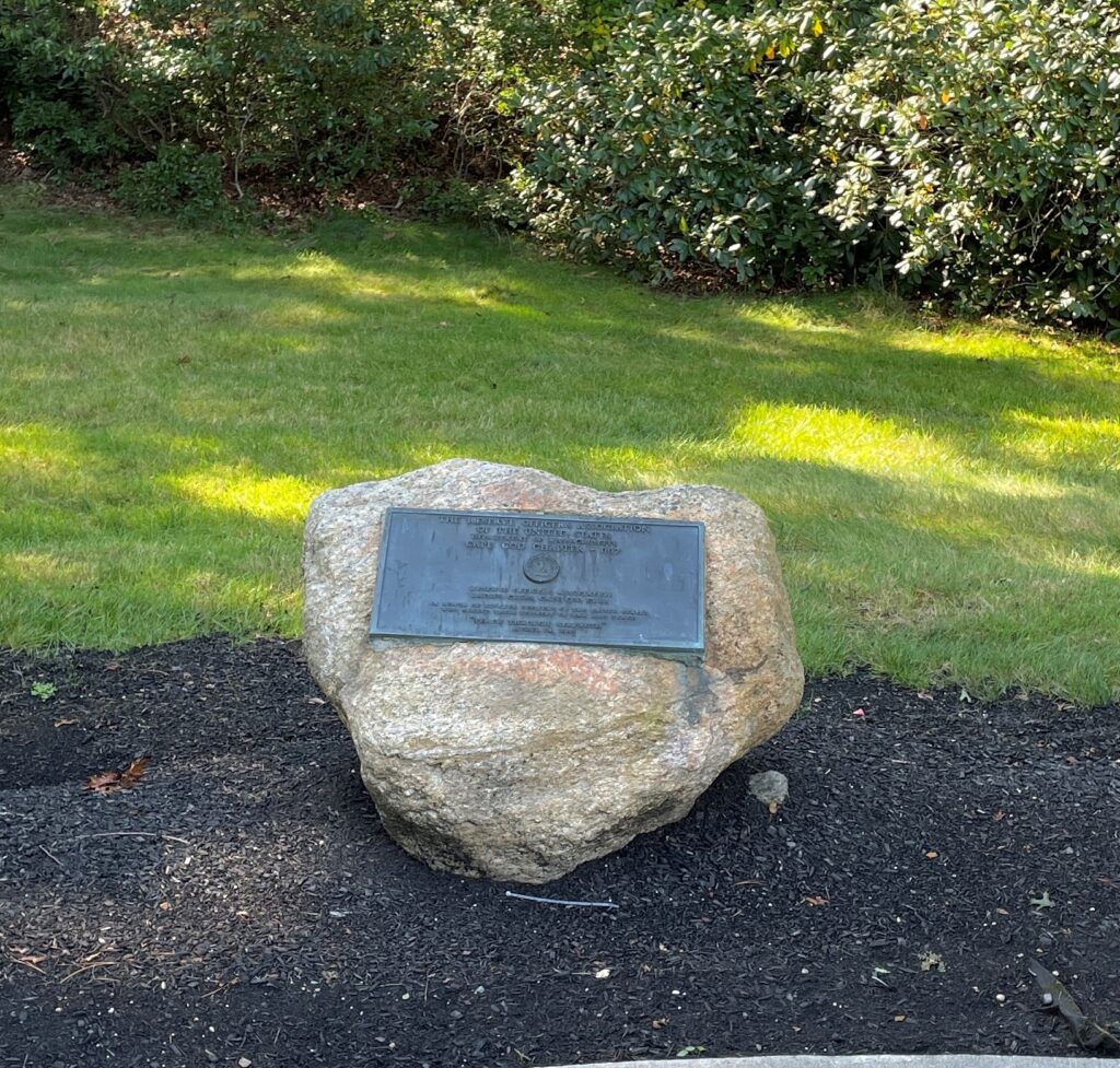 MASSACHUSETTS NATIONAL CEMETERY MASSACHUSETTS RESERVE OFFICERS ASSOCIATION MEMORIAL