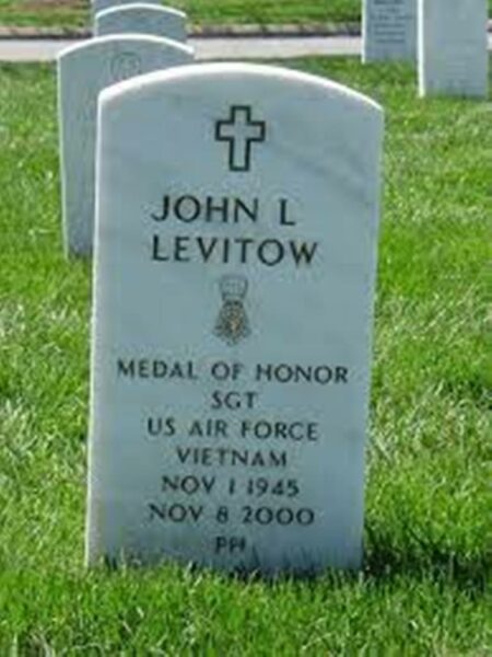 JOHN L LEVITOW MEDAL OF HONOR WAR MEMORIAL GRAVE STONE