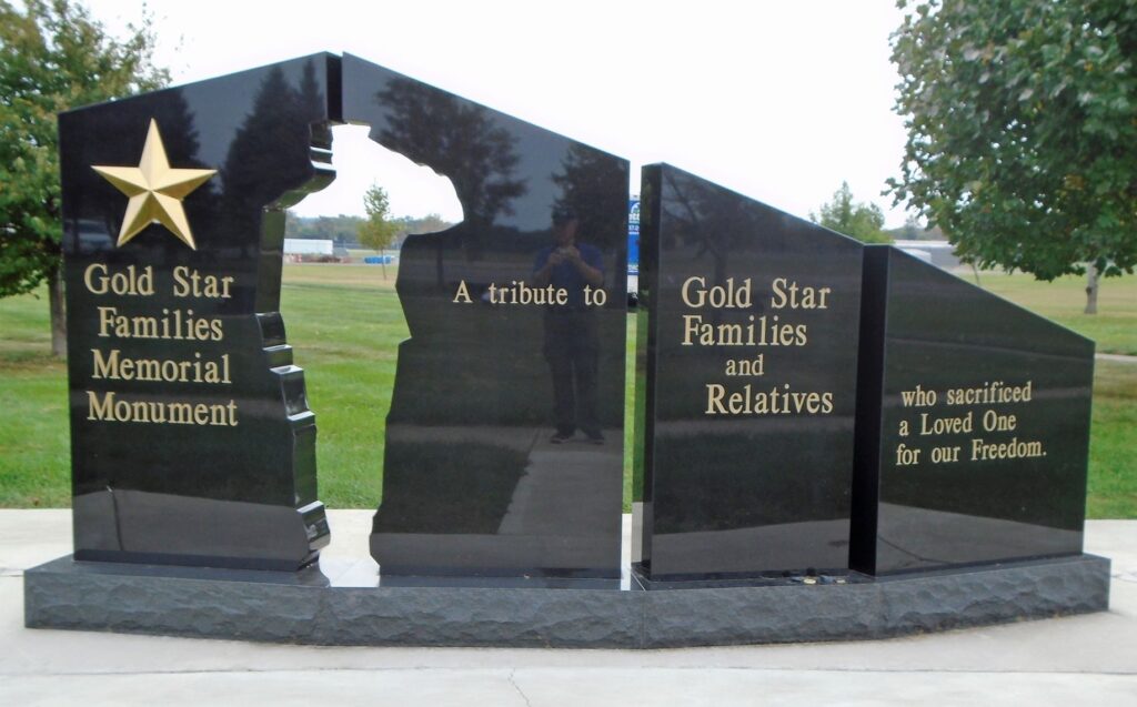 DAYTON GOLD STAR FAMILIES MEMORIAL MONUMENT FRONT