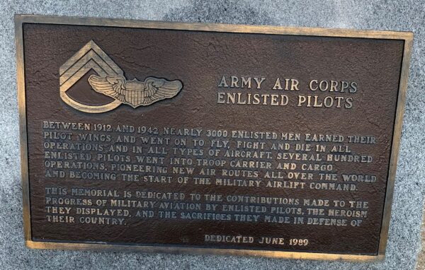 ARMY AIR CORPS ENLISTED PILOTS WAR MEMORIAL FLAGPOLE PLAQUE