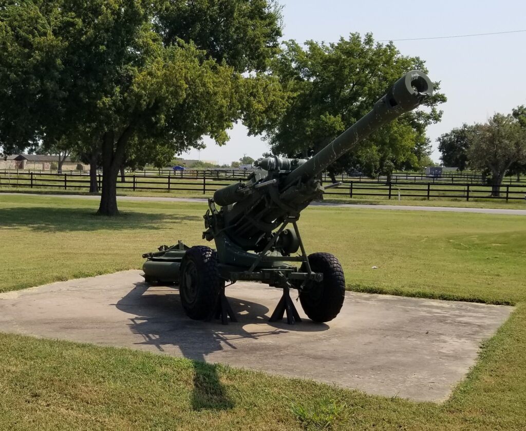 U.S. M119 105MM LIGHT HOWITZER MEMORIAL