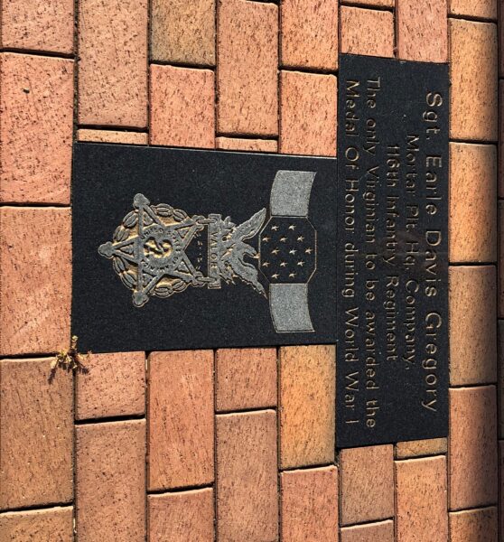 MECKLENBURG COUNTY VETERANS MEMORIAL MEDAL OF HONOR PLAQUE