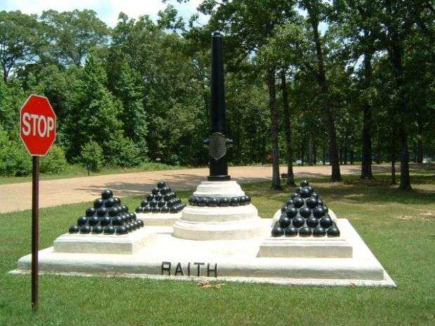 COLONEL JULIUS RAITH WAR MEMORIAL