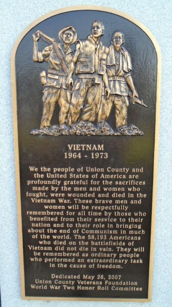 VIETNAM 1964-1973 WAR MEMORIAL PLAQUE