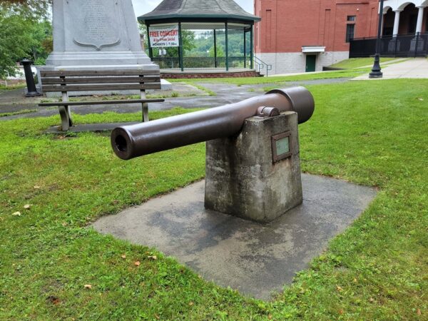 PARROT GUN NO. 126 WAR MEMORIAL