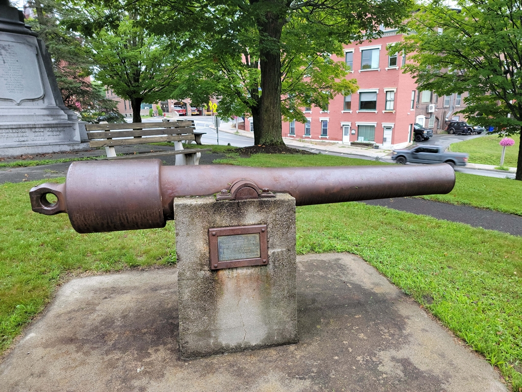 PARROT GUN NO. 107 WAR MEMORIAL
