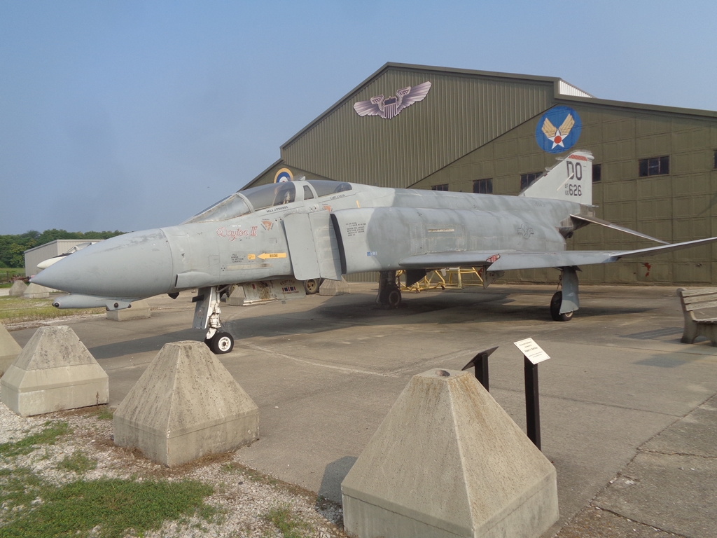 MCDONNELL DOUGLAS F-4D PHANTOM MEMORIAL