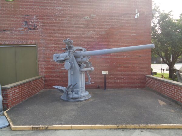 3″/50 CALIBER GUN MK2 WAR MEMORIAL
