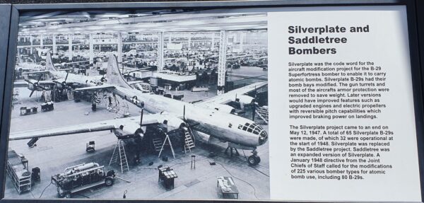 SILVERPLATE AND SADDLETREE BOMBERS MEMORIAL PLAQUE A