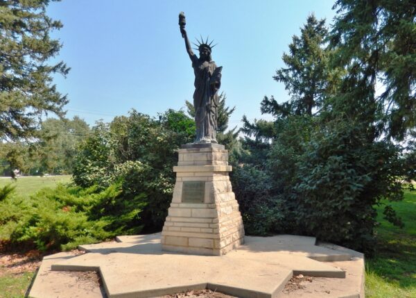 DAVID CITY REPLICA OF THE STATUE OF LIBERTY MEMORIAL