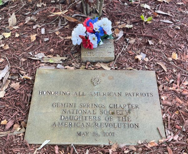 HONORING ALL AMERICAN PATRIOTS WAR MEMORIAL TABLET