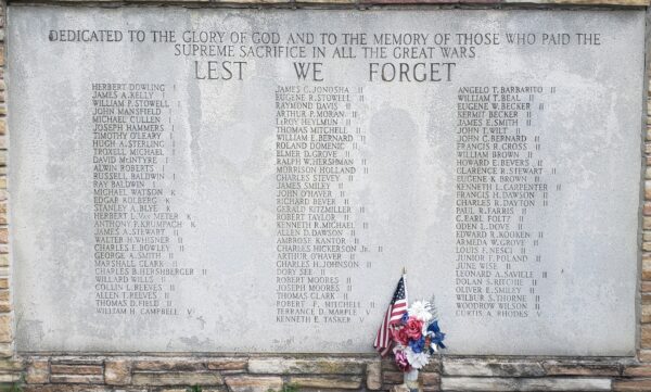 DEDICATED TO THE GLORY OF GOD WAR MEMORIAL STONE C