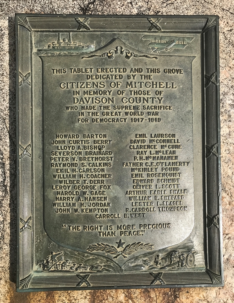 DAVISON COUNTY GREAT WORLD WAR MEMORIAL PLAQUE