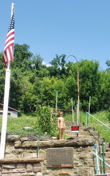 TOWN OF WORTHINGTON WAR VETERANS MEMORIAL