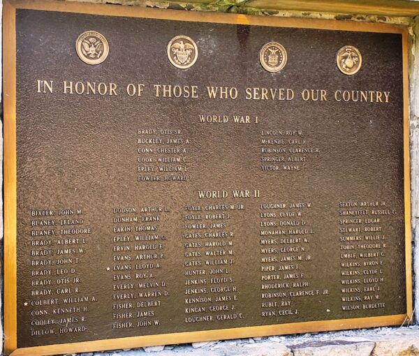 SMITHFIELD WAR VETERANS MEMORIAL PLAQUE