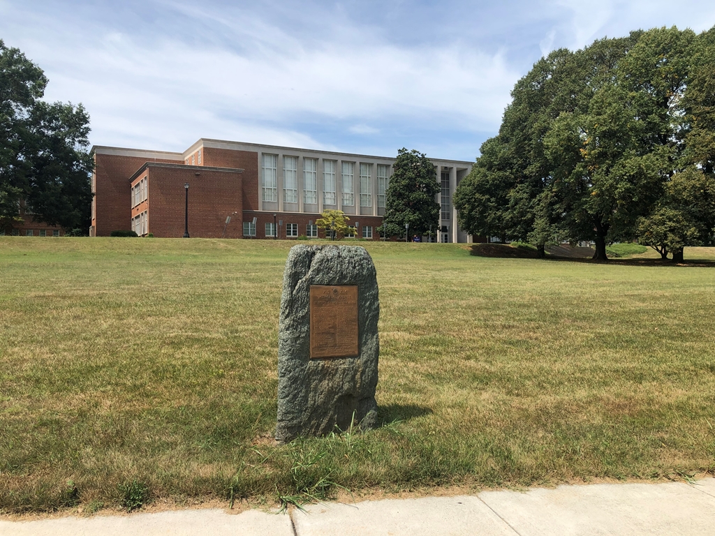 LYNCHBURG, VIRGINIA MEMORIAL AVENUE