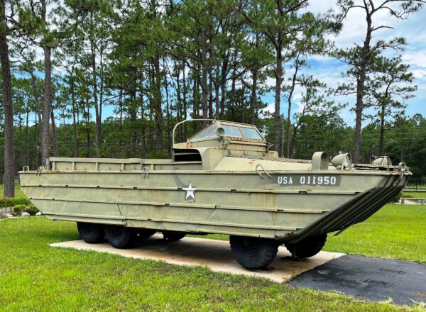 TRUCK 2 1/2-TON, 6X6 AMPHIBIAN (DUKW) MEMORIAL