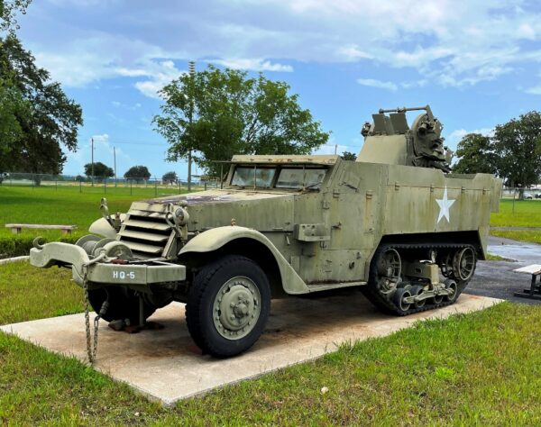 CARRIAGE, MOTOR, MULTIPLE GUN-M16 WAR MEMORIAL