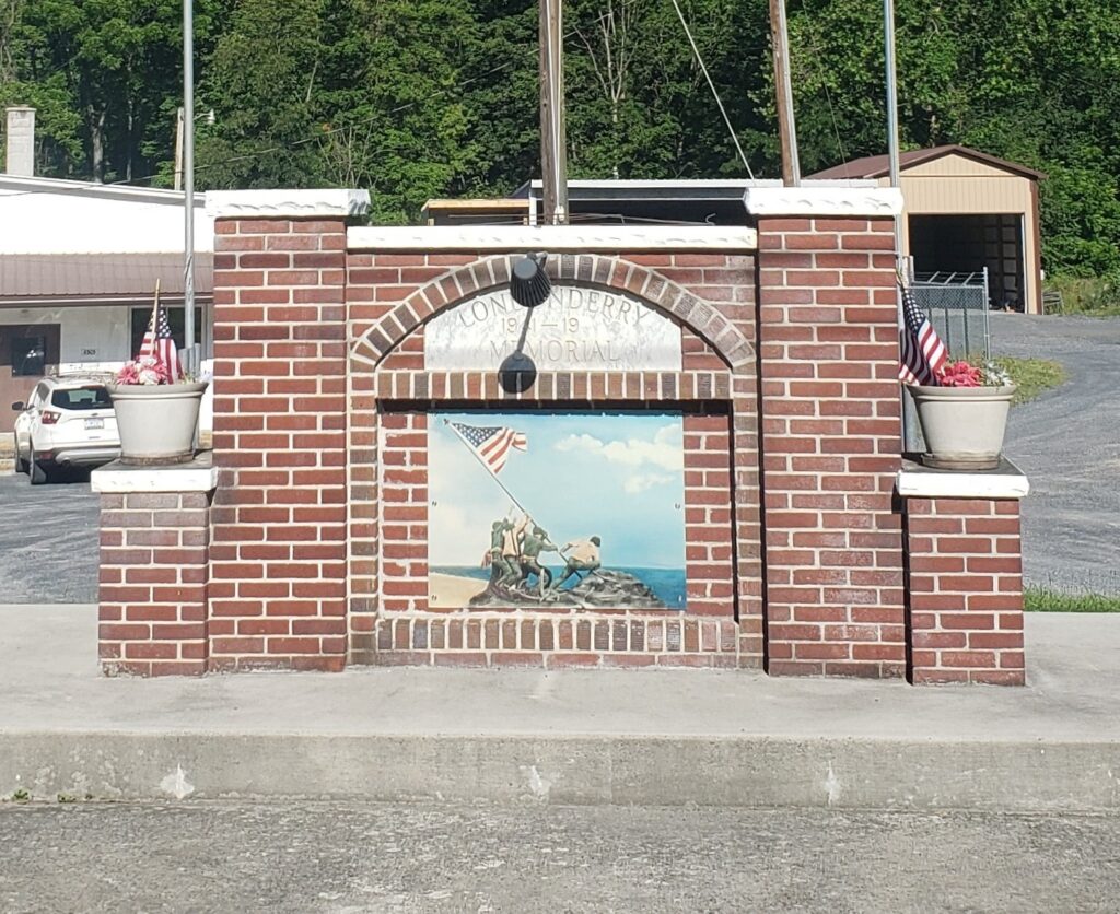 LONDONDERRY WORLD WAR II MEMORIAL CLOSE-UP