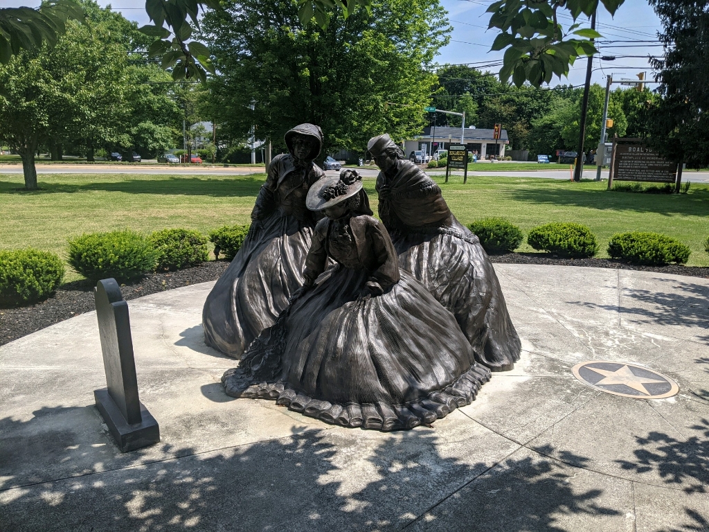 THE BIRTHPLACE OF MEMORIAL DAY STATUES