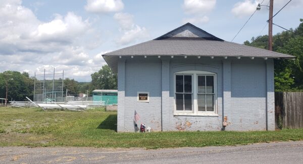 FAIDLEY FIELD WAR MEMORIAL