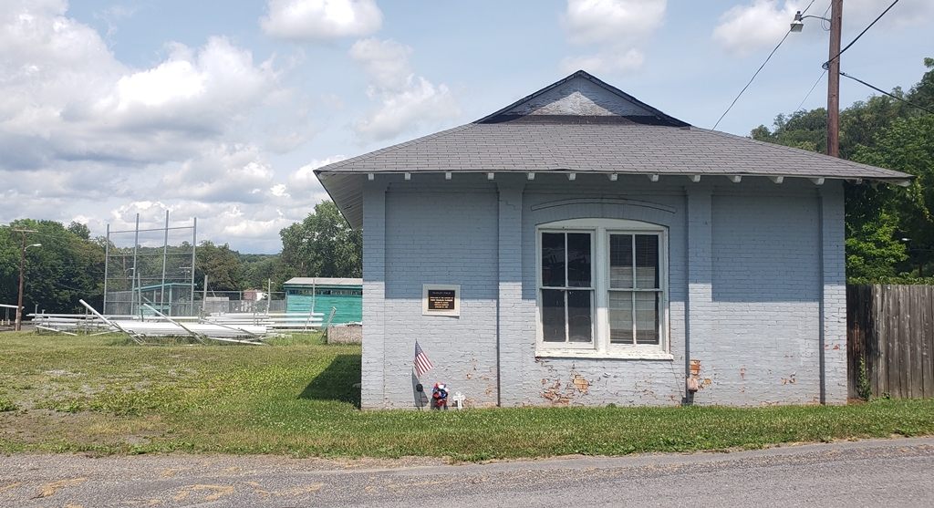 FAIDLEY FIELD WAR MEMORIAL