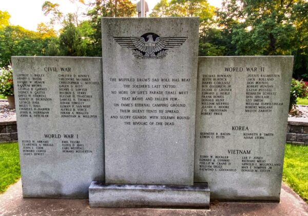 OAKWOOD CEMETERY WAR VETERANS MEMORIAL