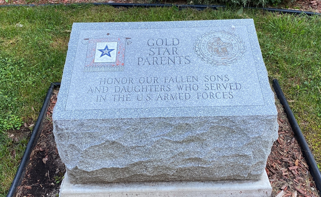 GAINES GOLD STAR PARENTS WAR MEMORIAL