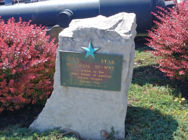 DUNDEE BLUE STAR MEMORIAL BY-WAY MARKER
