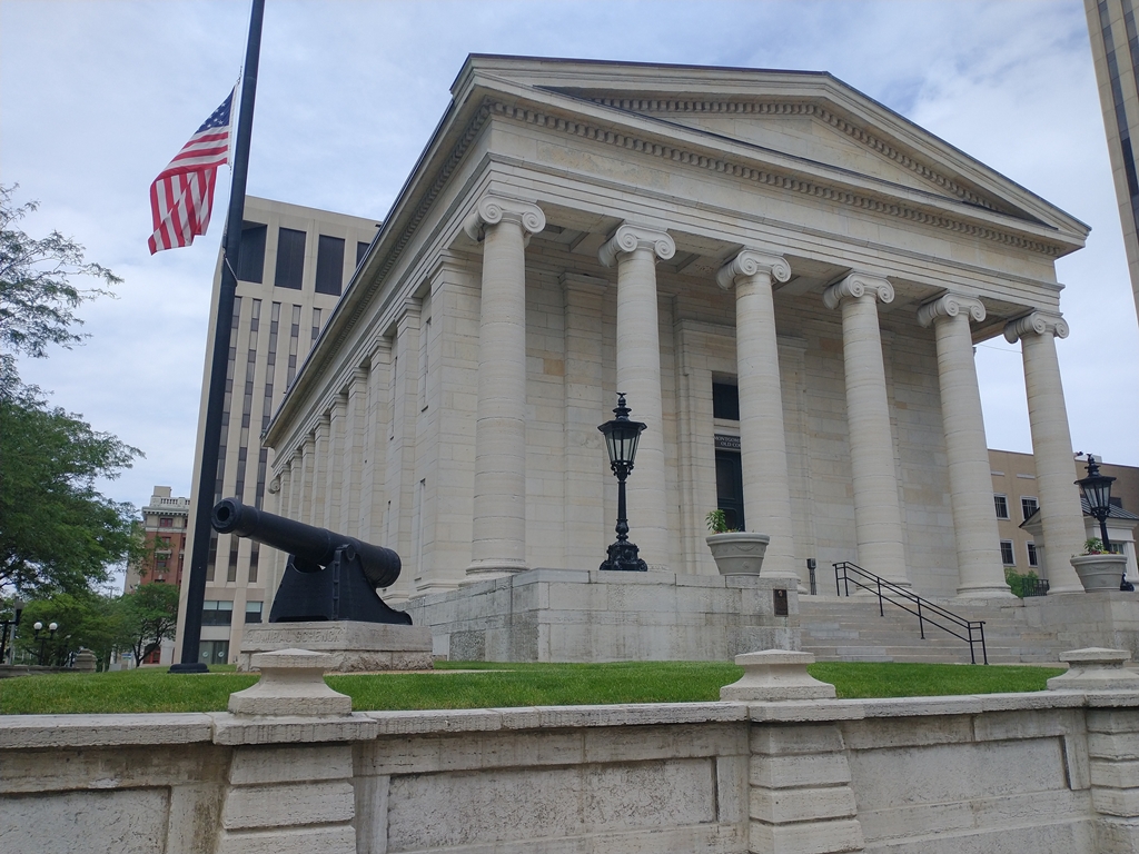MONTGOMERY CO. UNION SOLIDERS OF THE CIVIL WAR MEMORIAL CANNON